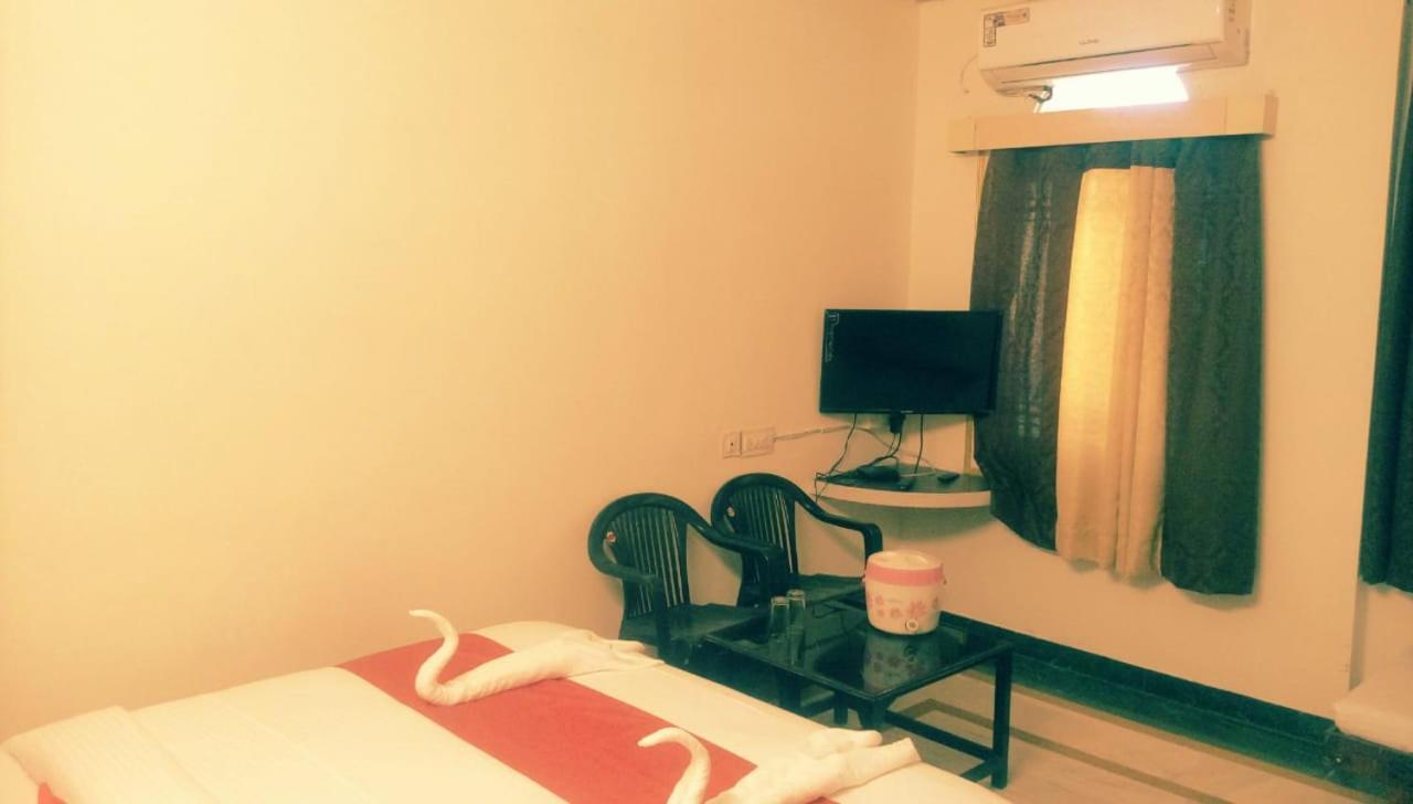 Hotel Rajkamal International Udaipur Eksteriør bilde