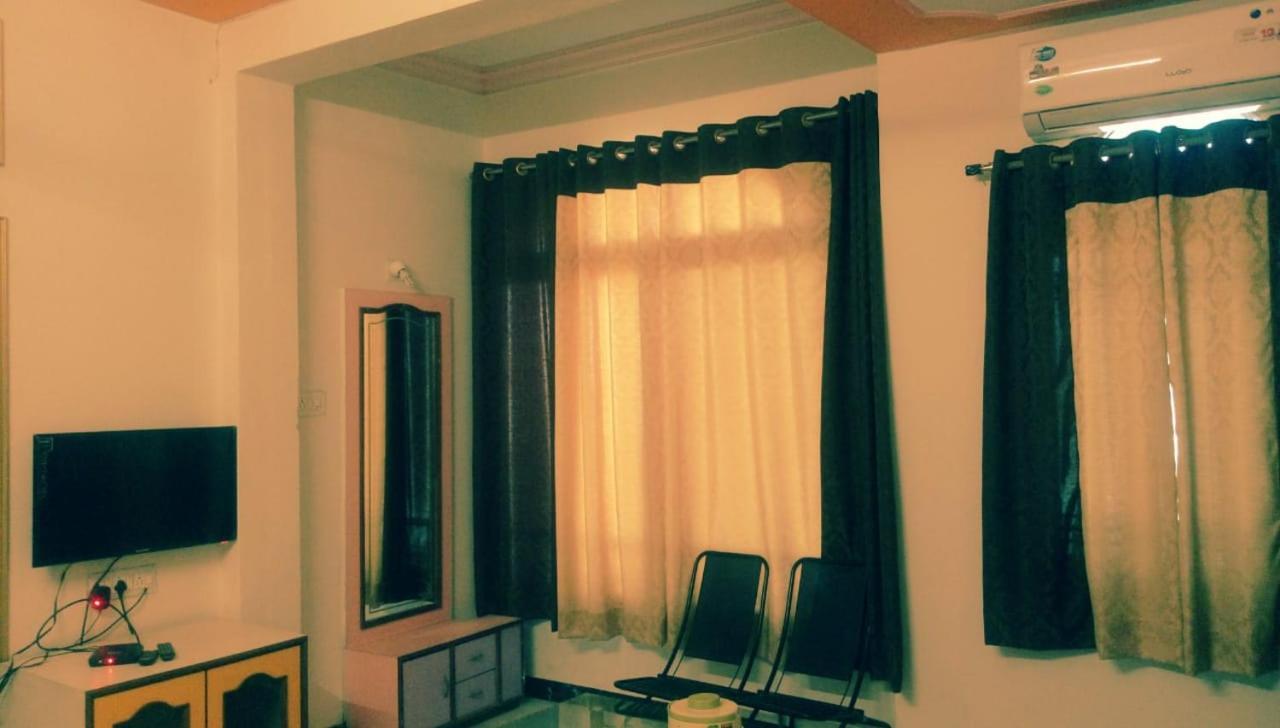 Hotel Rajkamal International Udaipur Eksteriør bilde
