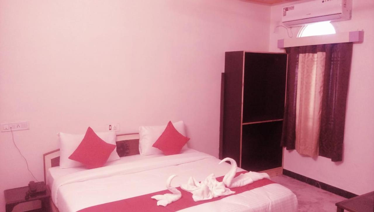 Hotel Rajkamal International Udaipur Eksteriør bilde